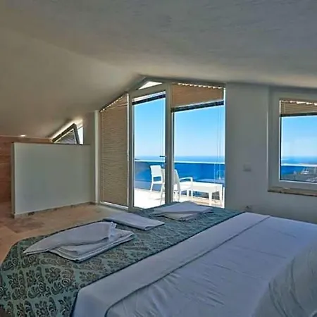Sleeps 17 Pool Air Con Wifi فيلة كالكان