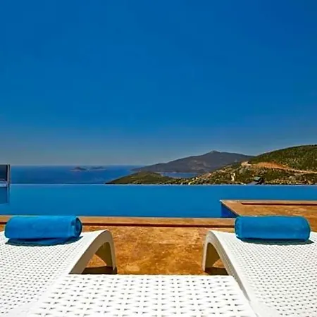 Sleeps 17 Pool Air Con Wifi