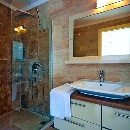 Sleeps 17 Pool Air Con Wifi فيلة *