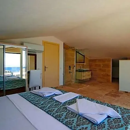 فيلة Sleeps 17 Pool Air Con Wifi